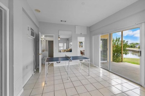 House in Hernando Beach, Florida 3 bedrooms, 170.75 sq.m. № 2200440 - photo 30