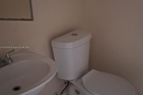 Condominio en venta en Royal Palm Beach, Florida, 3 dormitorios, 135.36 m2 № 1958241 - foto 9