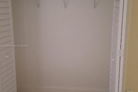 Condominio en venta en Royal Palm Beach, Florida, 3 dormitorios, 135.36 m2 № 1958241 - foto 15