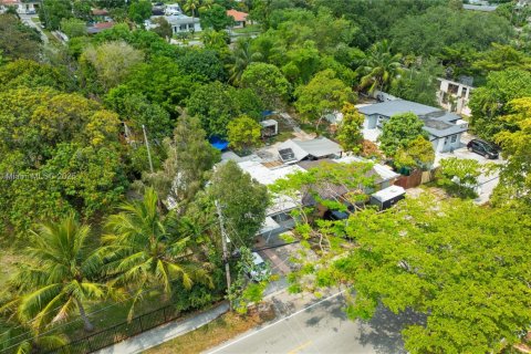 Immobilier commercial à vendre à Miami, Floride: 256.87 m2 № 1766794 - photo 13