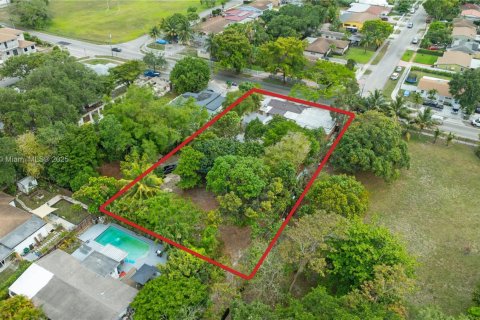 Immobilier commercial à vendre à Miami, Floride: 256.87 m2 № 1766794 - photo 7