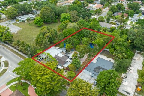 Immobilier commercial à vendre à Miami, Floride: 256.87 m2 № 1766794 - photo 8