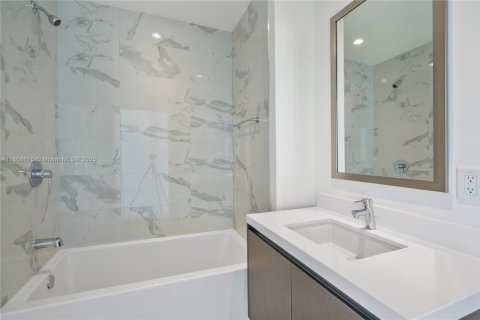 Купить кондоминиум в Майами, Флорида 2 спальни, 144.93м2, № 2038647 - фото 15