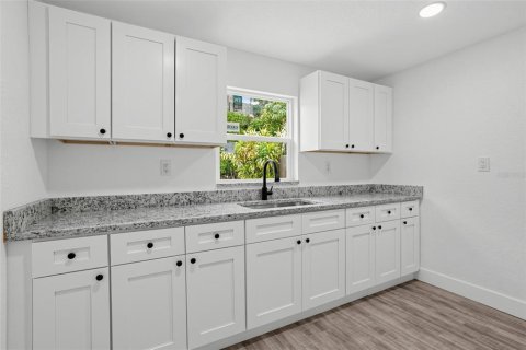 Villa ou maison à vendre à Saint Petersburg, Floride: 4 chambres, 132.94 m2 № 2403150 - photo 14