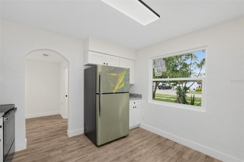 Villa ou maison à vendre à Saint Petersburg, Floride: 4 chambres, 132.94 m2 № 2403150 - photo 17