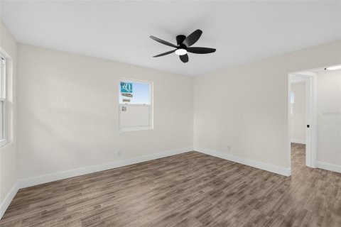 Villa ou maison à vendre à Saint Petersburg, Floride: 4 chambres, 132.94 m2 № 2403150 - photo 12