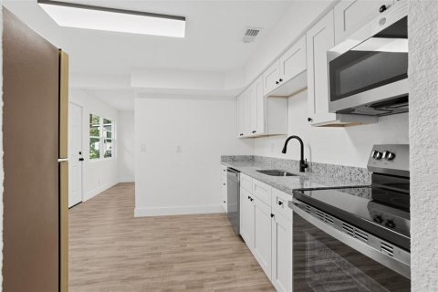 Villa ou maison à vendre à Saint Petersburg, Floride: 4 chambres, 132.94 m2 № 2403150 - photo 19