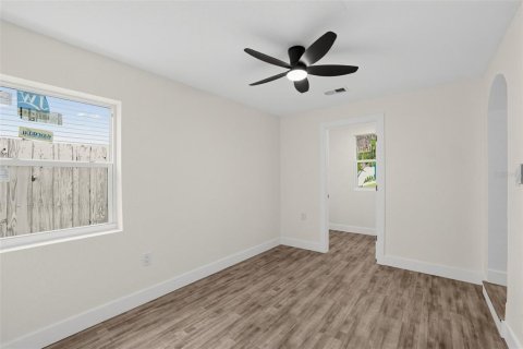 Villa ou maison à vendre à Saint Petersburg, Floride: 4 chambres, 132.94 m2 № 2403150 - photo 8