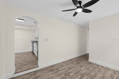 Villa ou maison à vendre à Saint Petersburg, Floride: 4 chambres, 132.94 m2 № 2403150 - photo 9