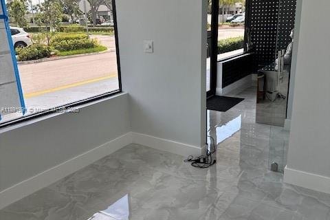 Commercial property in Pembroke Pines, Florida № 1943954 - photo 6