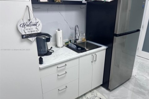 Immobilier commercial à vendre à Pembroke Pines, Floride № 1943954 - photo 27