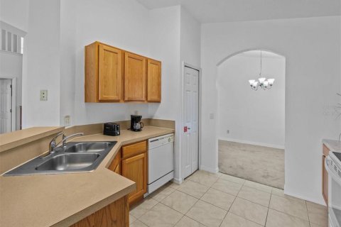 House in Davenport, Florida 5 bedrooms, 208.47 sq.m. № 1857907 - photo 15