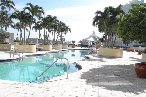 Condominio en venta en Miami, Florida, 2 dormitorios, 93.46 m2 № 2038848 - foto 16