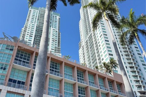 Condominio en venta en Miami, Florida, 2 dormitorios, 93.46 m2 № 2038848 - foto 7