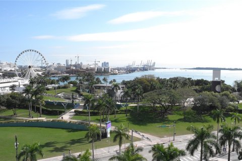 Condominio en venta en Miami, Florida, 2 dormitorios, 93.46 m2 № 2038848 - foto 19