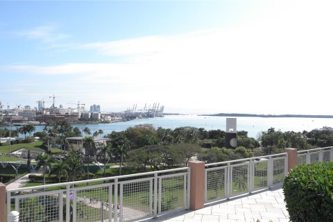 Condominio en venta en Miami, Florida, 2 dormitorios, 93.46 m2 № 2038848 - foto 18