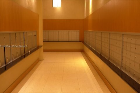 Condominio en venta en Miami, Florida, 2 dormitorios, 93.46 m2 № 2038848 - foto 14