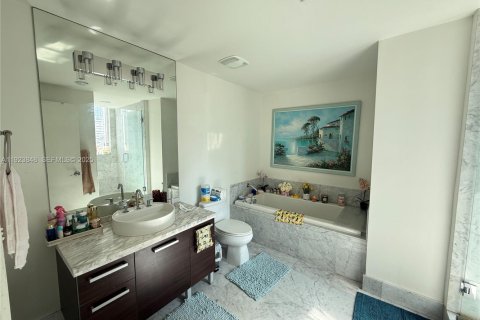 Condominio en venta en Miami, Florida, 2 dormitorios, 93.46 m2 № 2038848 - foto 3