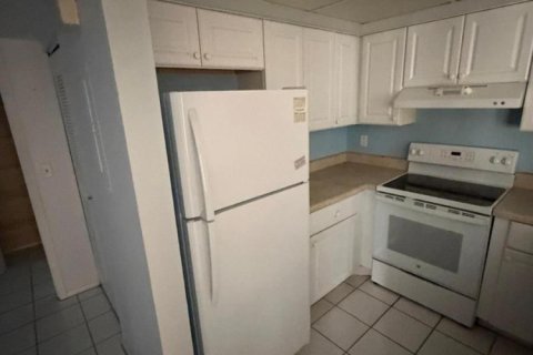 Condo in Port St. Lucie, Florida, 1 bedroom  № 2241256 - photo 13