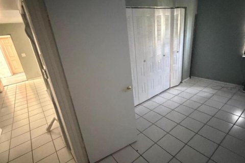 Condo in Port St. Lucie, Florida, 1 bedroom  № 2241256 - photo 11
