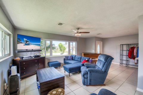 Villa ou maison à vendre à Palm Beach Gardens, Floride: 3 chambres, 132.39 m2 № 2081682 - photo 3