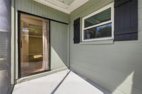 House in Largo, Florida 2 bedrooms, 66.52 sq.m. № 2421824 - photo 12