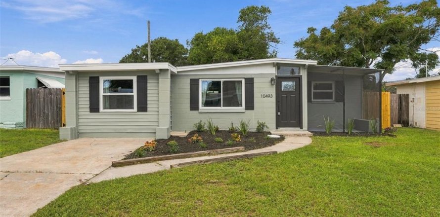 House in Largo, Florida 2 bedrooms, 66.52 sq.m. № 2421824