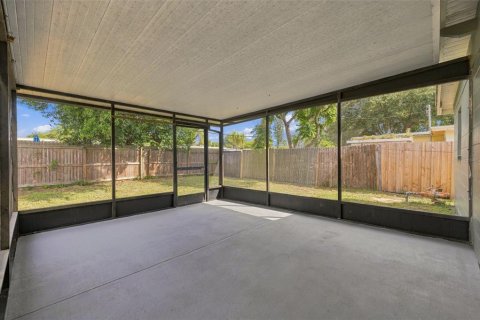 House in Largo, Florida 2 bedrooms, 66.52 sq.m. № 2421824 - photo 22