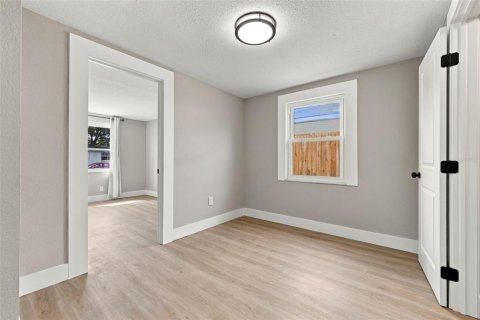 House in Largo, Florida 2 bedrooms, 66.52 sq.m. № 2421824 - photo 17