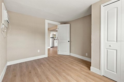House in Largo, Florida 2 bedrooms, 66.52 sq.m. № 2421824 - photo 7