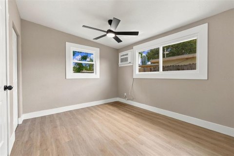 House in Largo, Florida 2 bedrooms, 66.52 sq.m. № 2421824 - photo 20