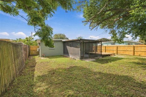 House in Largo, Florida 2 bedrooms, 66.52 sq.m. № 2421824 - photo 24