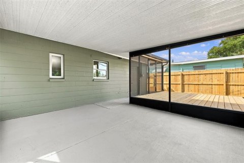 House in Largo, Florida 2 bedrooms, 66.52 sq.m. № 2421824 - photo 23