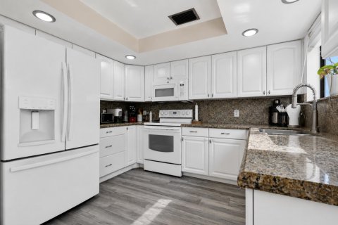 House in Delray Beach, Florida 3 bedrooms, 148.92 sq.m. № 2173838 - photo 14