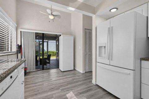 House in Delray Beach, Florida 3 bedrooms, 148.92 sq.m. № 2173838 - photo 12