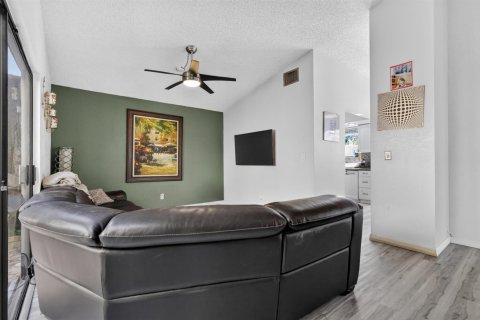 House in Delray Beach, Florida 3 bedrooms, 148.92 sq.m. № 2173838 - photo 6