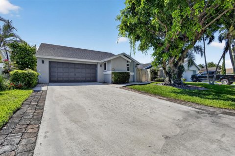 House in Delray Beach, Florida 3 bedrooms, 148.92 sq.m. № 2173838 - photo 3
