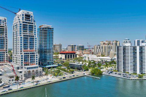 Propiedad comercial en venta en West Palm Beach, Florida № 2250071 - foto 20