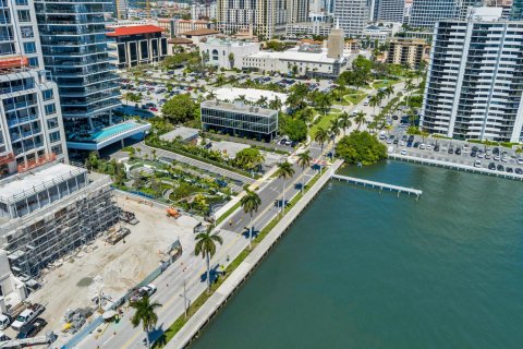 Propiedad comercial en venta en West Palm Beach, Florida № 2250071 - foto 23