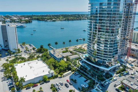 Propiedad comercial en venta en West Palm Beach, Florida № 2250071 - foto 27
