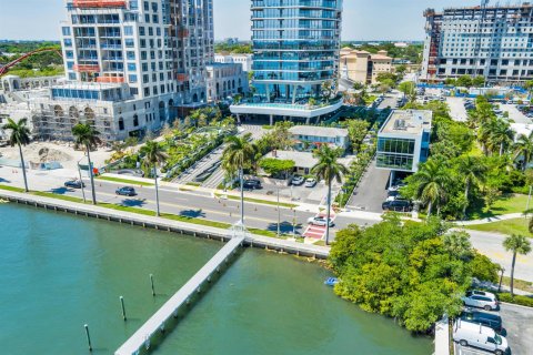 Propiedad comercial en venta en West Palm Beach, Florida № 2250071 - foto 11