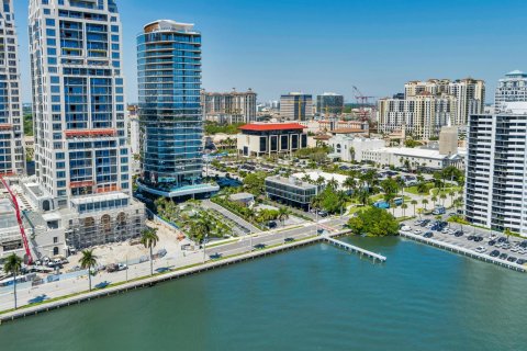 Propiedad comercial en venta en West Palm Beach, Florida № 2250071 - foto 18