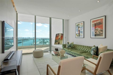 Condominio en venta en Miami, Florida, 1 dormitorio, 87.14 m2 № 2031726 - foto 2
