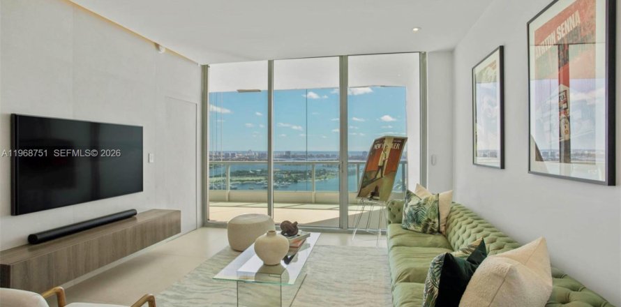 Condominio en Miami, Florida, 1 dormitorio № 2031726