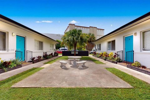 Apartamento en alquiler en Miami, Florida, 27.87 m2 № 2030667 - foto 4