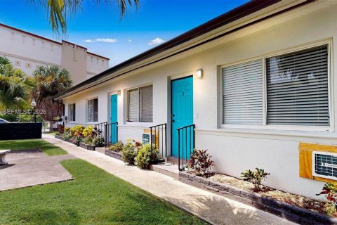 Apartamento en alquiler en Miami, Florida, 27.87 m2 № 2030667 - foto 3