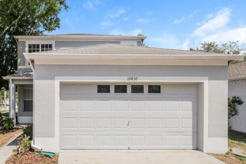 House in Tampa, Florida 4 bedrooms, 138.24 sq.m. № 2216505