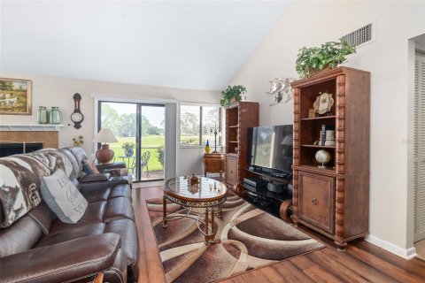 Townhouse in Palm Coast, Florida 3 bedrooms, 154.68 sq.m. № 1902442 - photo 16