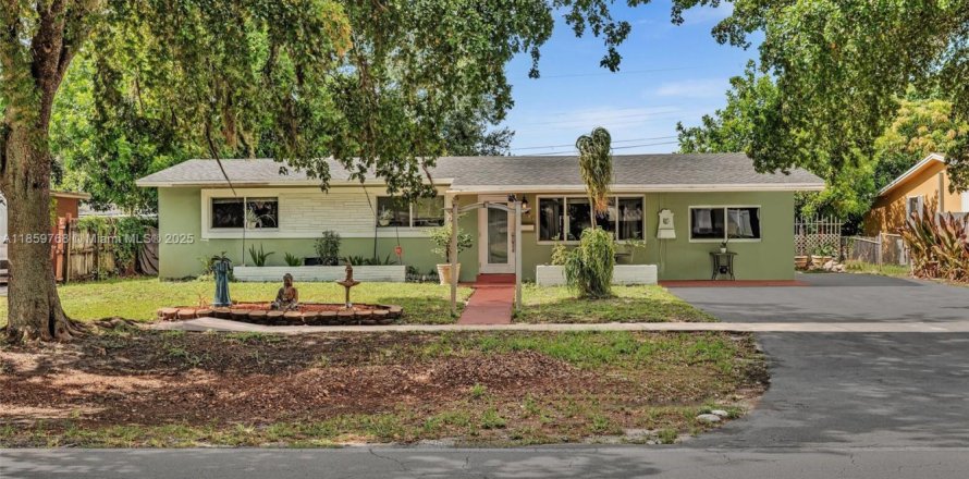 House in Hollywood, Florida 3 bedrooms, 141.03 sq.m. № 1888322