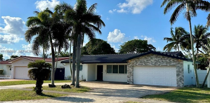 Дом в Холливуд, Флорида 3 спальни, 154.4м2 № 2060867